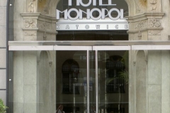 Hote_Monopol
